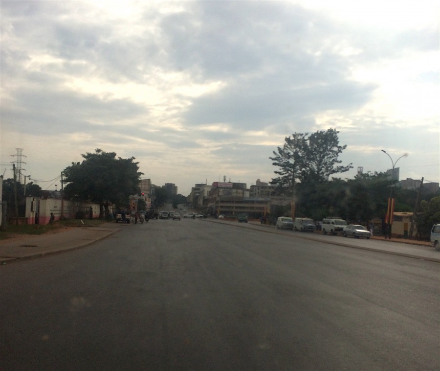 Strade vuote della capitale ugandese, Kampala