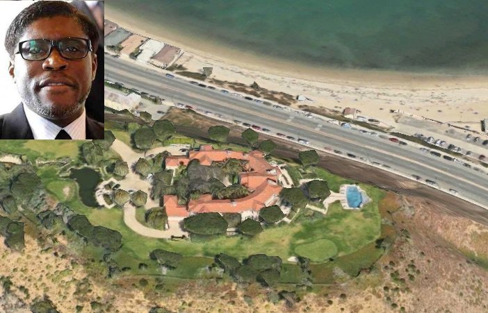 La villa a Malibu, in California. In alto, Teodorino Obiang