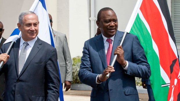 Il premier israeliano Netanyahu con il presidente Kenyatta