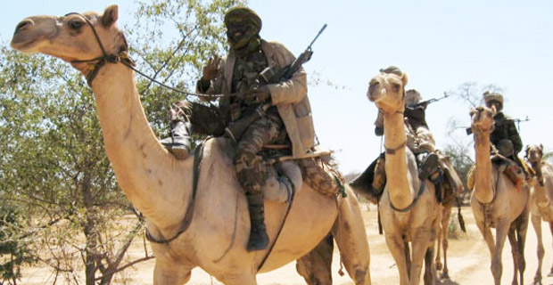 Miliziani janjaweed in cammello fotografati in Darfur