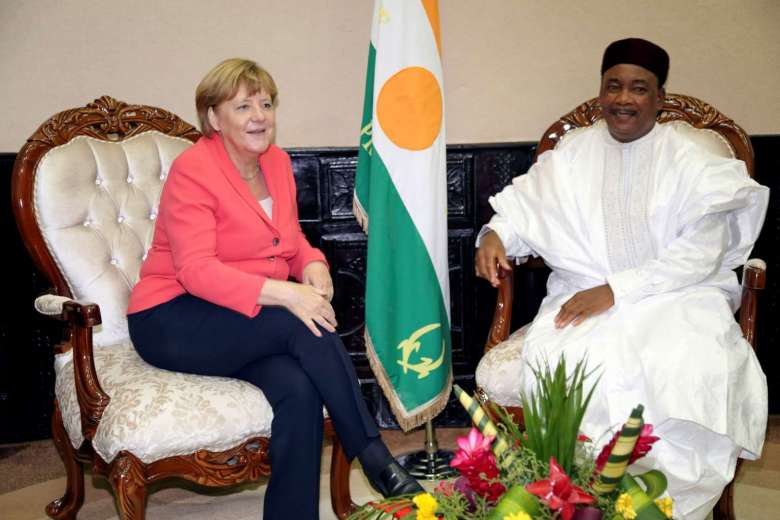Angela Merkel, cancelliera tedesca e Mahamadou Issoufou, presidente del Niger