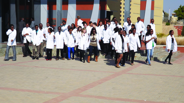 studenti della facoltà di medicina a Windhoek, Nambia