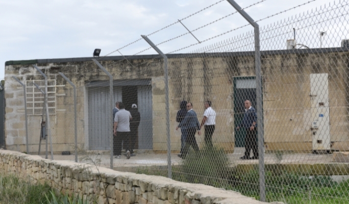 Migranti "illegali" detenuti a Malta