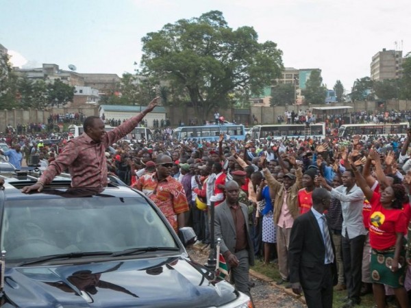 Uhuru Kenyatta durante la sua campagna elettorale