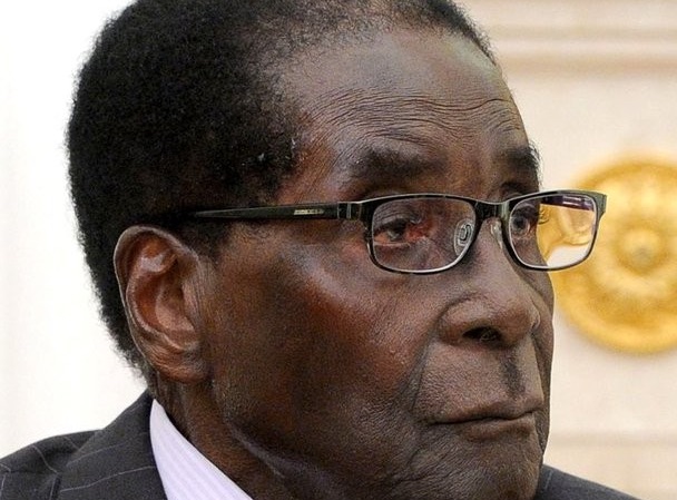 Robert Mugabe si è dimesso per evitare l'impeachment