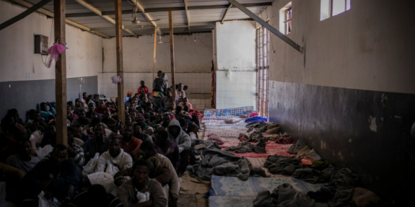 Un centro di detenzione per migranti in Libia