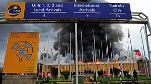 Un incendio devasta l’aeroporto di Nairobi, cancellati tutti i voli internazionali