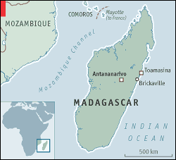 Si insedia il nuovo presidente in Madagascar e scoppia una bomba