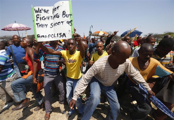 Minatori del platino in sciopero a oltranza in Sudafrica