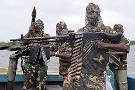 Nigeria, impianti petroliferi dell’Agip e della Shell attaccati dai miliziani del MEND