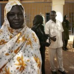 Women-outside-Omdurman-Prison-AP