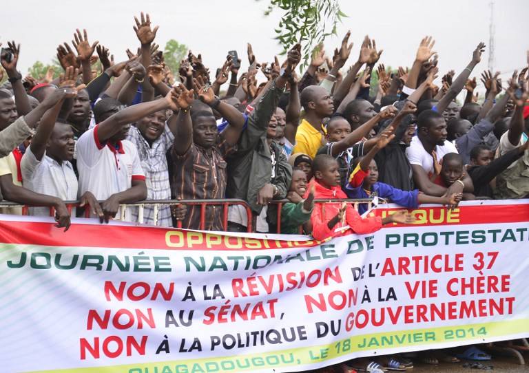 Proteste in Burkina Faso, Compaoré vuole cambiare la Costituzione per poter restare presidente