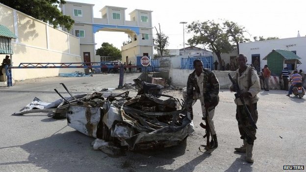 Mogadiscio, altro assalto degli shebab, 2 ore di battaglia furibonda a villa Somalia
