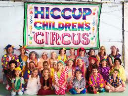 Uganda: riprende gli spettacoli il circo che insegna ai bambini facendoli divertire