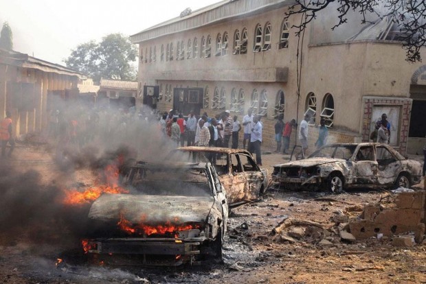 Nigeria, arrivato Buhari bombe e massacri e Amnesty accusa l’esercito di esecuzioni arbitrarie