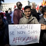 Cortei Roma: in piazza anche immigrati, via Bossi-Fini