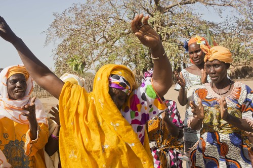 Thread: un progetto sostenibile per la diffusione di arte e cultura in Senegal