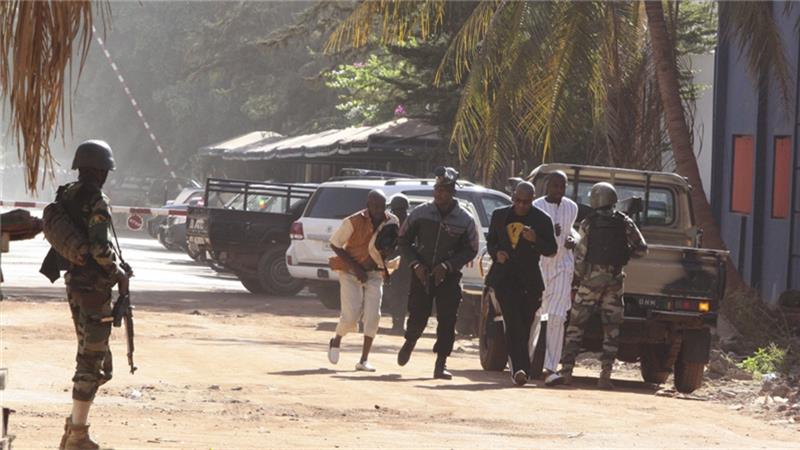 Finito l’assalto all’hotel di Bamako: 27 morti e 132 ostaggi liberati