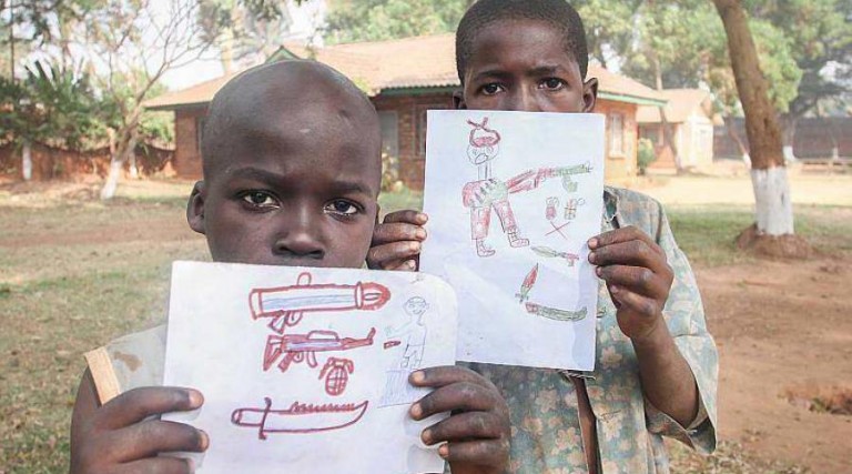 Centrafrica, scuole occupate da gruppi armati: l’anno scolastico non comincia