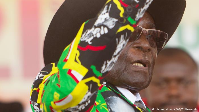 Zimbabwe: la gente è allo stremo ma Mugabe festeggia nello sfarzo il suo 93° compleanno