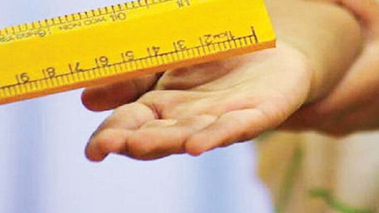 Basta sculacciate e schiaffi alle piccole pesti in Zimbabwe: vietati le punizioni corporali