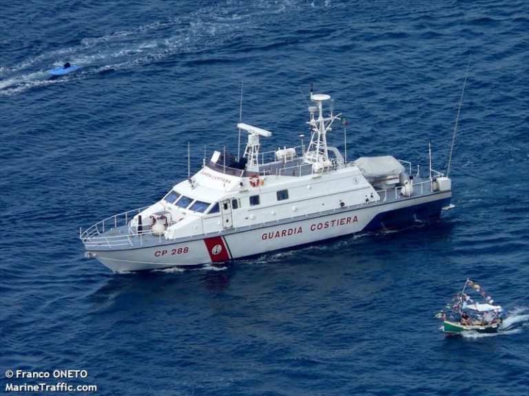 Guardia costiera libica addestrata dagli italiani spara su motovedetta italiana