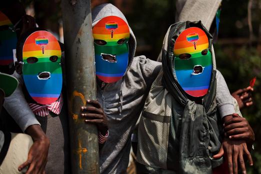 Caccia al gay in Tanzania: arrestati venti omosessuali, dodici donne e otto uomini