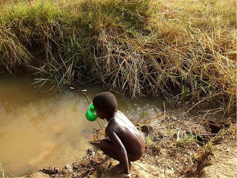 In Kenya il colera colpisce anche gli agenti di polizia: cinquantanove ricoverati in ospedale