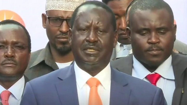 Colpo di scena in Kenya: Raila Odinga si ritira dalla corsa alla presidenza