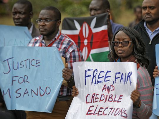 Kenya: nuovo ricorso alla Corte Suprema impedisce a Kenyatta di giurare da presidente