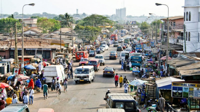 Ghana: l’esempio dell’Africa che “ce la fa”, in crisi dall’emergenza escrementi umani
