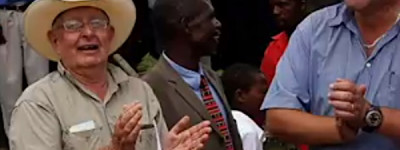 Farmer bianchi festeggiano lil ritorno nelle loro terre in Zimbabwe