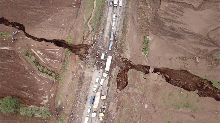Voragine in Kenya: non è una frattura tettonica ma un’erosione causata dalla pioggia