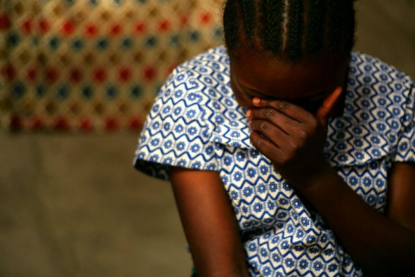 Una bambina abusata dal padre in Kenya