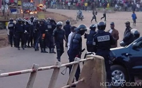 Proteste e violenze nel Camerun 