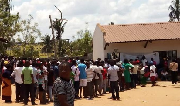 Mozambico, fila ai seggi elettorali (Courtesy Amnesty International)