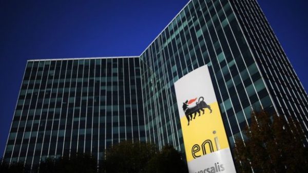 Maxi corruzione in Nigeria: Eni e Shell sul banco degli accusati a Milano