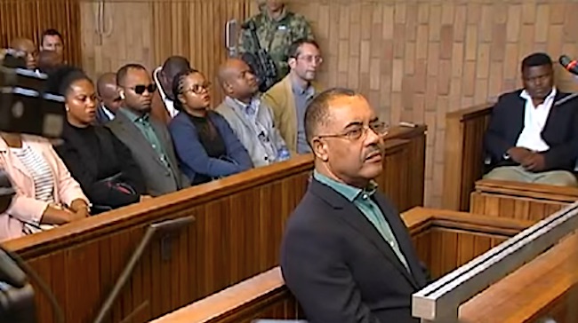 L'ex ministro delle Finanze mozambicano Manuel Chang in tribunale a Johannesburg