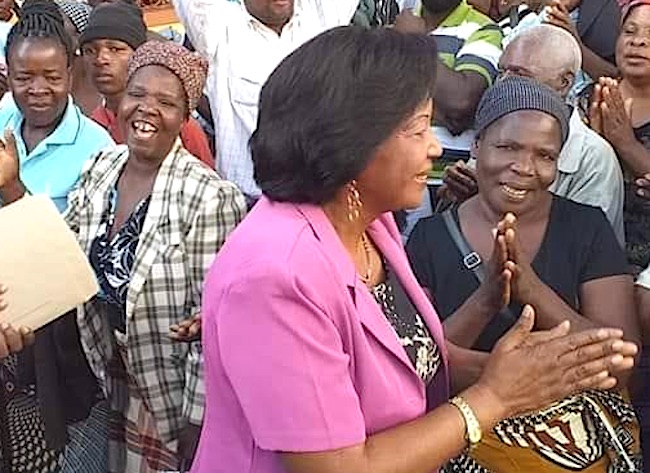 Maria Alice Mabota, prima donna mozambicana che si presenta alle elezioni presidenziali