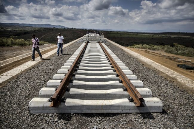 I troppi debiti fanno abortire il progetto ferroviario della “Belt Road” cinese in Kenya