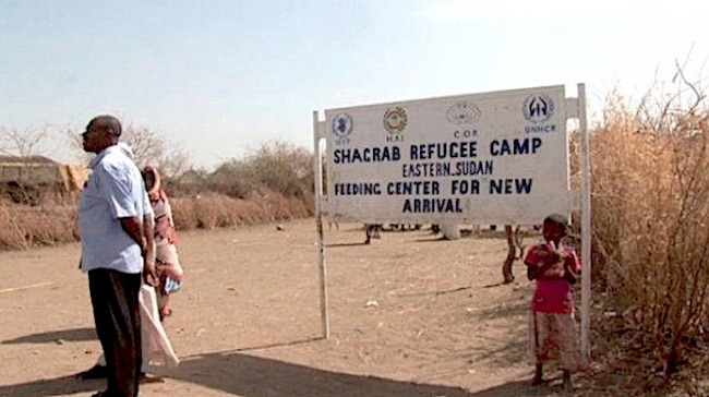 Ingresso del campo profughi di Shagarab