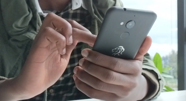 Il Mara X, smartphone fabbricato in Ruanda