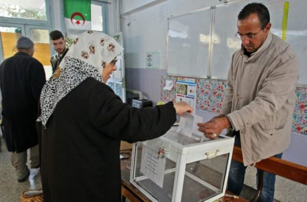 Algeria: il regime va alle elezioni ma l’opposizione le boicotta