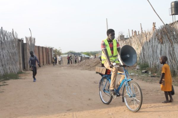 In Sud Sudan l’informazione coronavirus viaggia sulle  biciclette blu