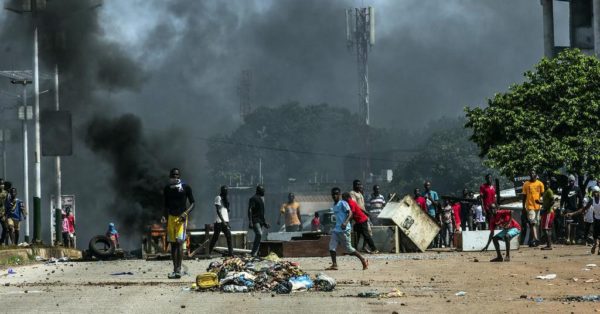 Guinea: tardano i risultati, morti, violenze e tensioni nella commissione elettorale