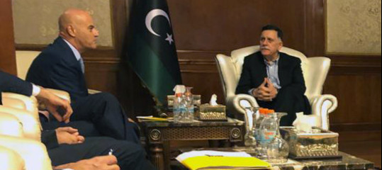 Nuovi affari ENI in Libia: Descalzi incontra il presidente al-Sarraj
