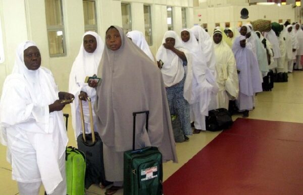 Abuja rimpatria dall’Arabia centinaia di nigeriani bloccati senza lavoro e soldi