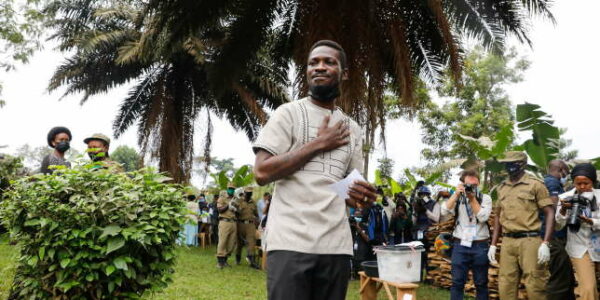 Uganda, Museveni: “Ho vinto”  e Bobi Wine denuncia brogli e violenze