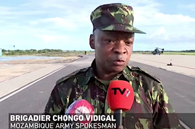 Il comandante Chongo Vidigal, portavoce delle Forze armate mozambicane