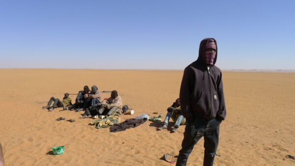 L’Algeria continua a espellere i migranti e li abbandona in mezzo al deserto
